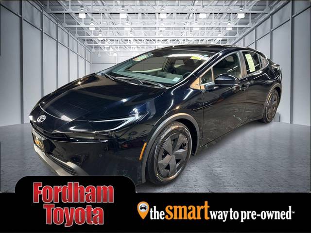 2023 Toyota Prius LE FWD photo