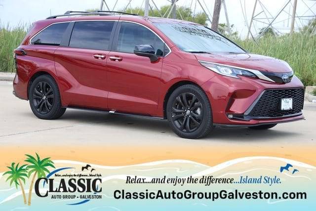 2023 Toyota Sienna XSE FWD photo