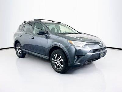 2016 Toyota RAV4 LE FWD photo