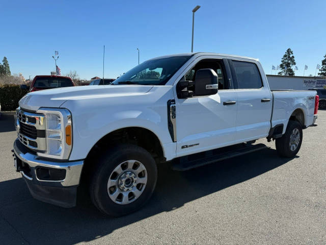 2023 Ford F-350 Super Duty XLT 4WD photo