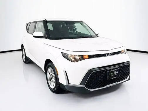 2023 Kia Soul LX FWD photo