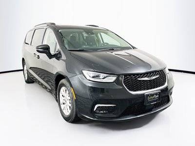 2022 Chrysler Pacifica Minivan Touring L FWD photo