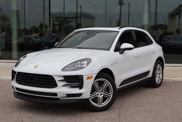 2021 Porsche Macan  AWD photo