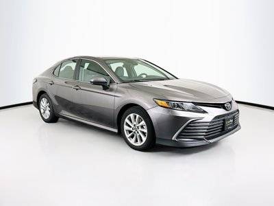 2022 Toyota Camry LE FWD photo