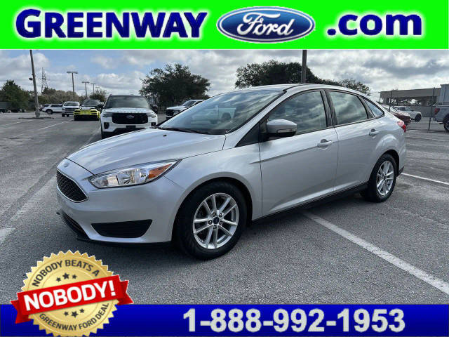 2016 Ford Focus SE FWD photo