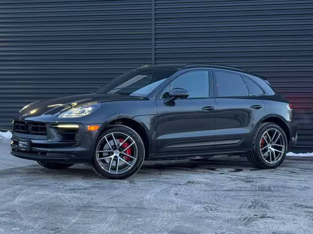 2022 Porsche Macan S AWD photo