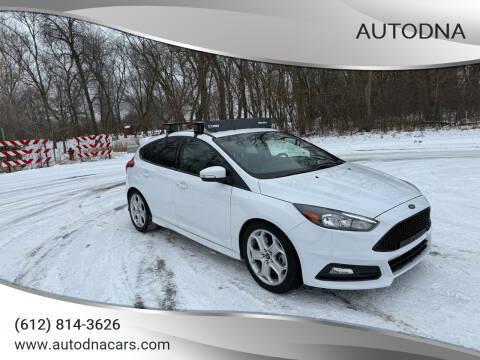 2016 Ford Focus ST FWD photo