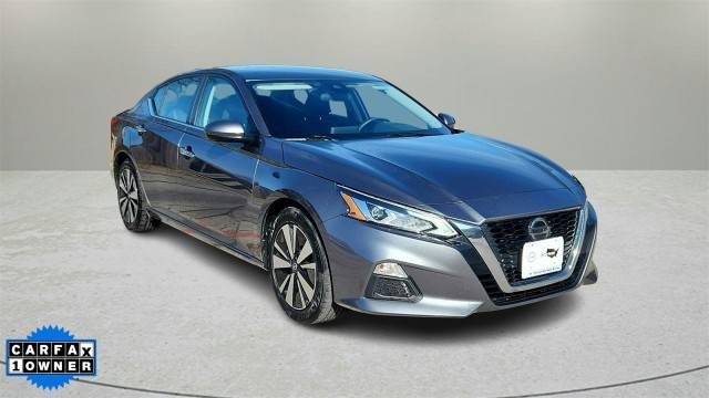 2022 Nissan Altima 2.5 SV FWD photo