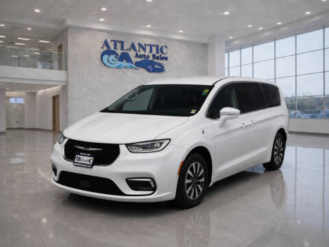 2022 Chrysler Pacifica Minivan Hybrid Touring L FWD photo