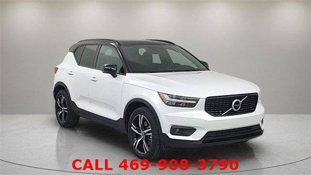 2021 Volvo XC40 R-Design FWD photo