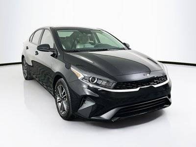 2022 Kia Forte LXS FWD photo