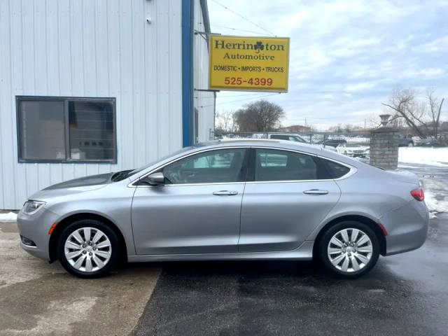 2016 Chrysler 200 LX FWD photo