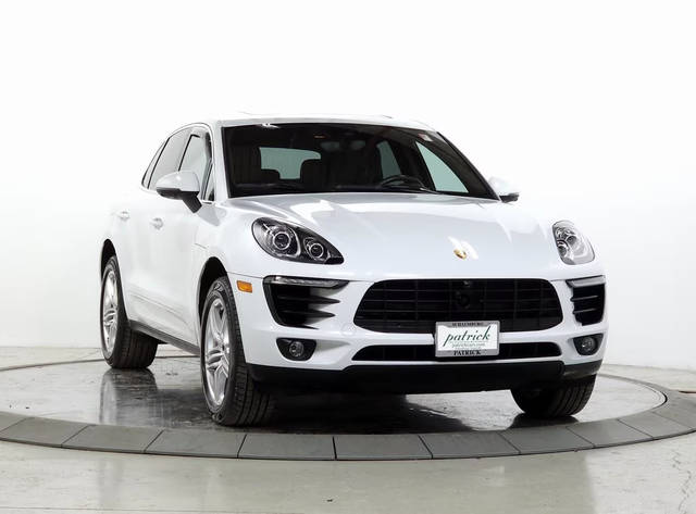 2016 Porsche Macan S AWD photo