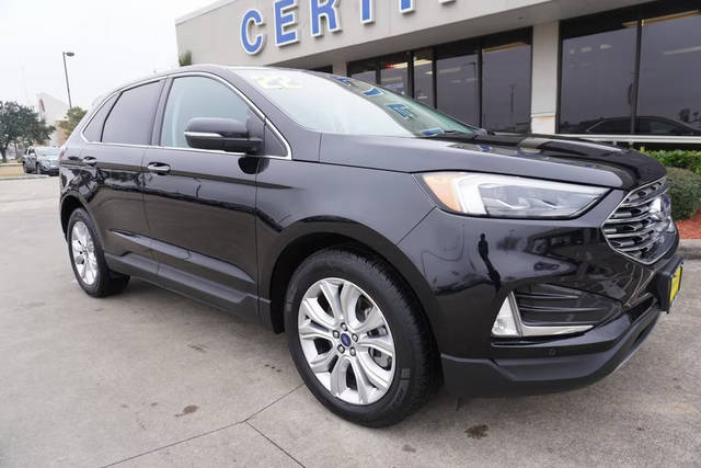 2022 Ford Edge Titanium AWD photo