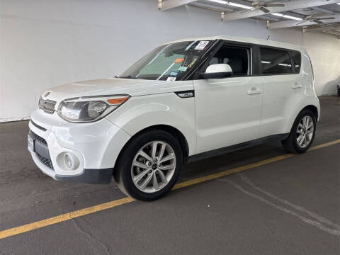 2018 Kia Soul + FWD photo