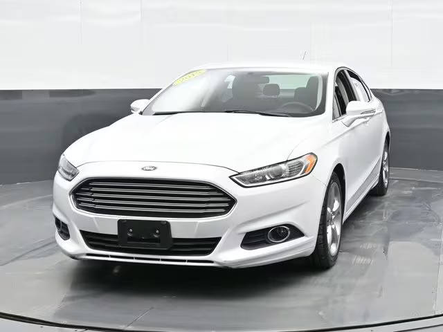 2015 Ford Fusion SE FWD photo