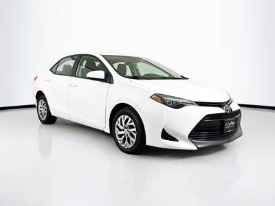 2018 Toyota Corolla LE FWD photo