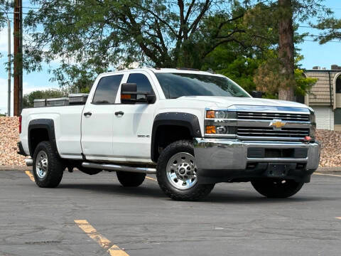 2015 Chevrolet Silverado 3500HD Work Truck 4WD photo