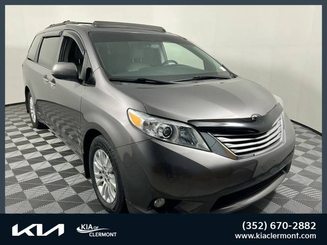 2015 Toyota Sienna XLE FWD photo