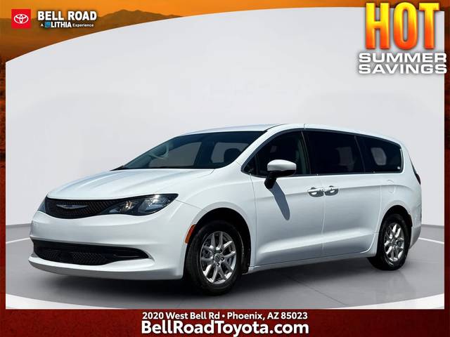 2022 Chrysler Voyager LX FWD photo