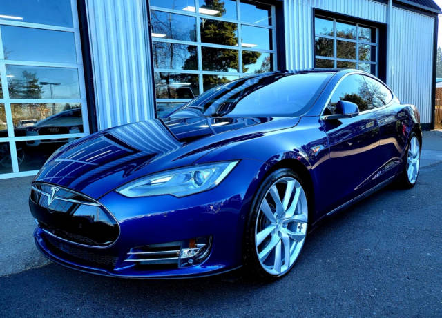 2016 Tesla Model S  AWD photo