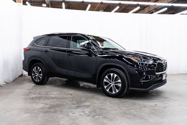 2021 Toyota Highlander XLE AWD photo