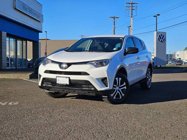 2018 Toyota RAV4 LE AWD photo