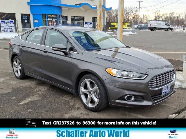 2016 Ford Fusion SE FWD photo