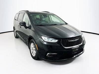 2022 Chrysler Pacifica Minivan Touring L FWD photo