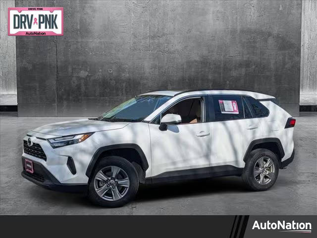 2023 Toyota RAV4 XLE FWD photo