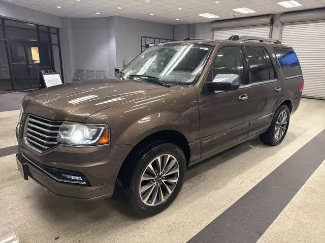 2016 Lincoln Navigator Select RWD photo