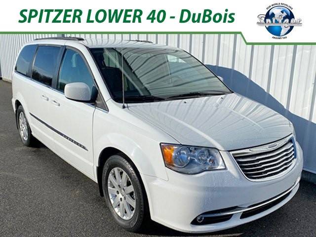2016 Chrysler Town and Country Touring FWD photo