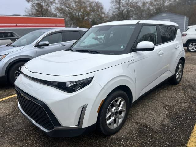 2023 Kia Soul LX FWD photo