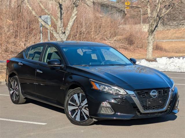 2021 Nissan Altima 2.5 SV AWD photo