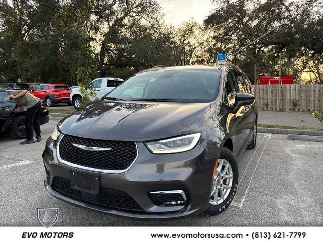 2022 Chrysler Pacifica Minivan Touring L FWD photo