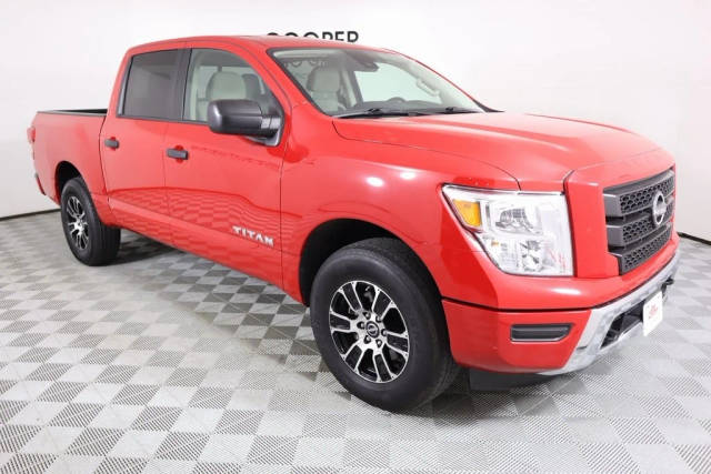 2023 Nissan Titan SV 4WD photo