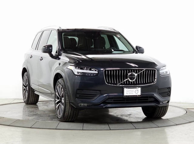 2022 Volvo XC90 Momentum AWD photo