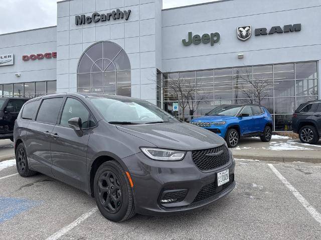 2022 Chrysler Pacifica Minivan Hybrid Touring L FWD photo