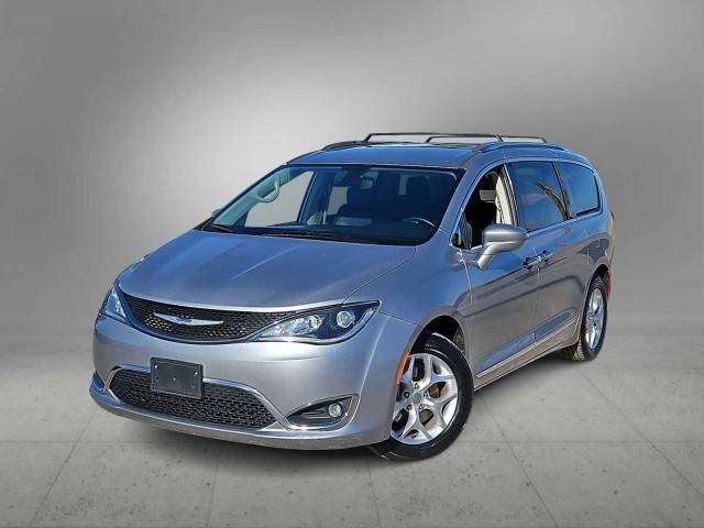 2020 Chrysler Pacifica Minivan Touring L FWD photo