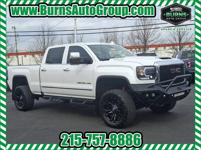 2018 GMC Sierra 2500HD Denali 4WD photo