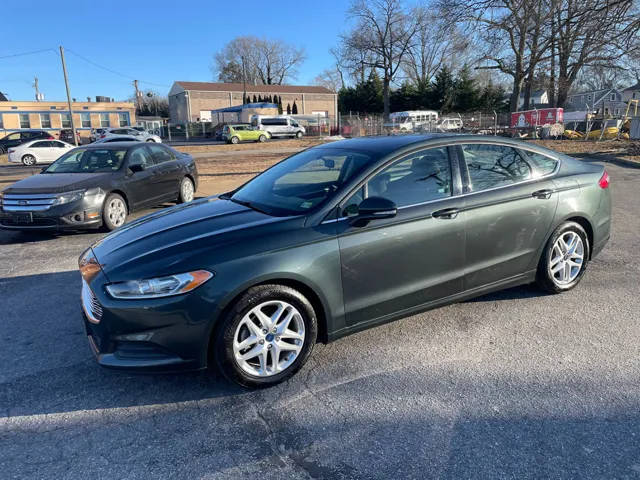 2015 Ford Fusion SE FWD photo