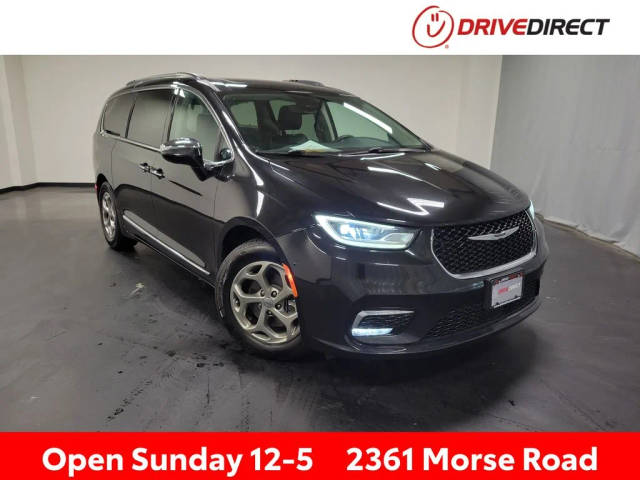 2023 Chrysler Pacifica Minivan Limited FWD photo
