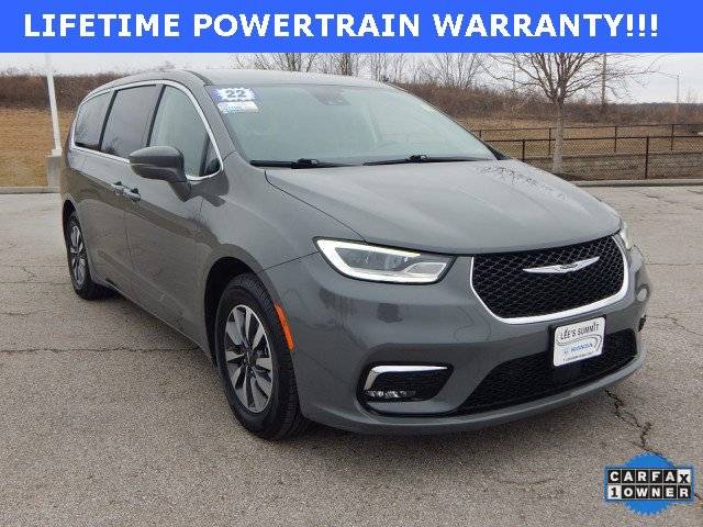 2022 Chrysler Pacifica Minivan Hybrid Touring L FWD photo