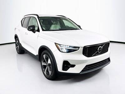 2023 Volvo XC40 Ultimate Dark Theme FWD photo