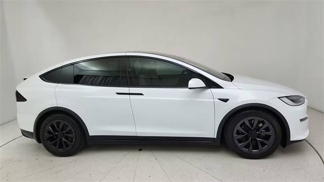 2023 Tesla Model X  AWD photo