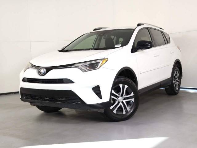 2018 Toyota RAV4 LE FWD photo