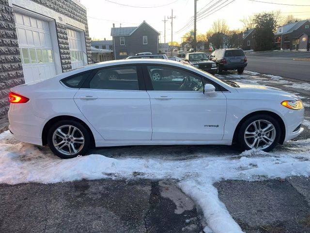 2018 Ford Fusion SE FWD photo