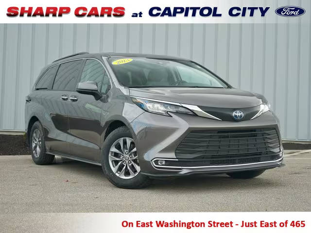 2023 Toyota Sienna XLE FWD photo
