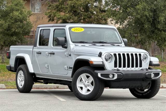 2023 Jeep Gladiator Sport S 4WD photo