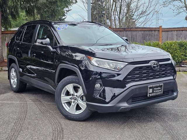 2021 Toyota RAV4 XLE FWD photo